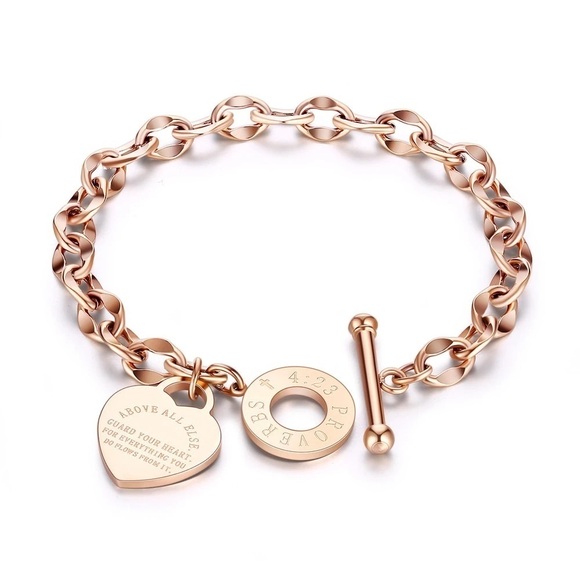 Jewelry - Classic Heart Charm Toggle Bracelet in Rose Gold